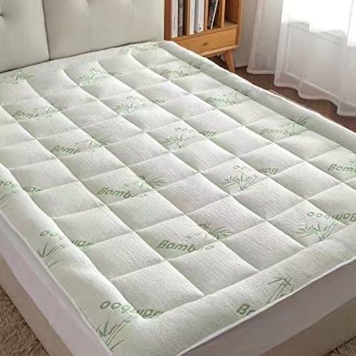 Quilted bedspread Protector